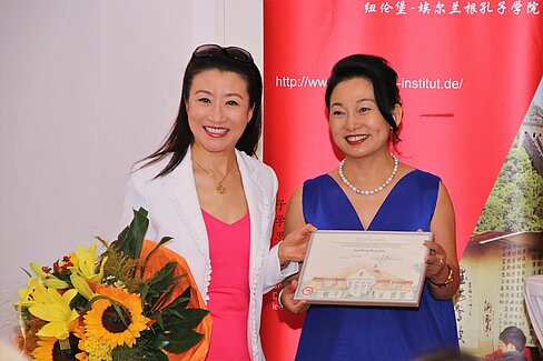 Auszeichnung für Xue Hong Dong-Geis