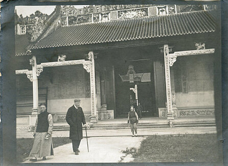 Josefine Glöckner – Karl Graf von Luxburg an der deutsch-kaiserlichen Gesandtschaft Peking um 1900