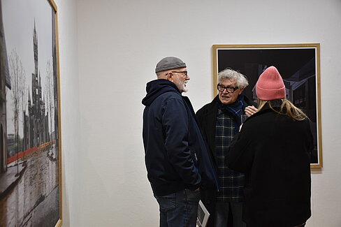 举办本·泰勒个展“精神与物质”开幕式