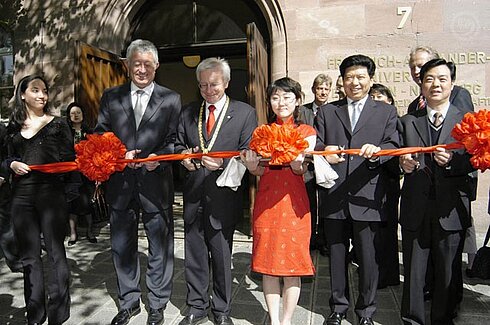 Momentaufnahmen der feierlichen Eröffnung des Konfuzius-Instituts Nürnberg-ErlangenErlangen, 2. Mai 2006
