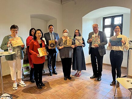 纽伦堡-埃尔兰根孔子学院在罗特市举办中国儿童绘本展览：老虎、山峦和天宫