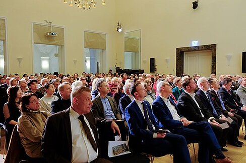 纽伦堡-埃尔兰根孔子学院举办马年新春酒会