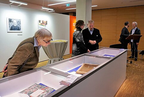 Musikalisch begleitete Eröffnung der Ausstellung „Gunnar A. Kaldewey – Künstlerbücher“