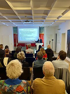 „Der Traum der roten Kammer“  – Ein buddhistischer Schlüssel zum  Verständnis des großen chinesischen Romans