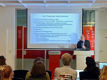 „Der Traum der roten Kammer“  – Ein buddhistischer Schlüssel zum  Verständnis des großen chinesischen Romans