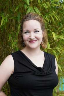 Anita Guth, M.A. 关霓黛 硕士