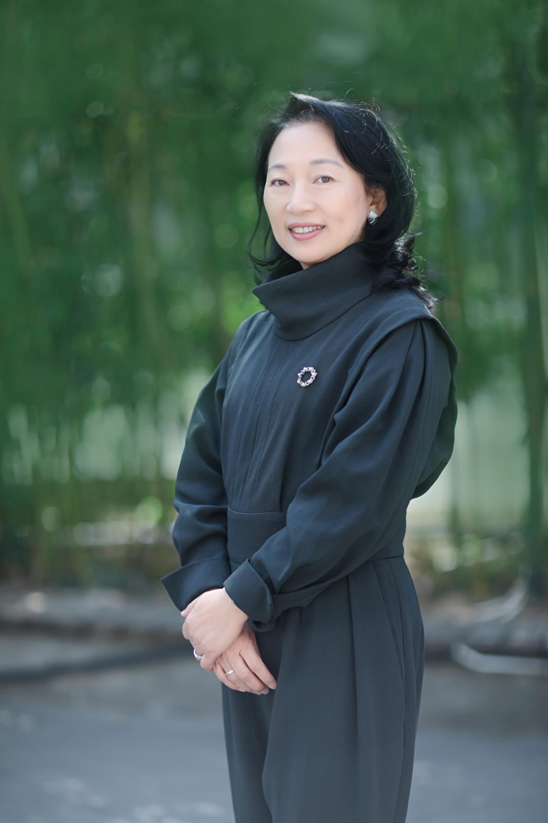 Dr. Yan Xu-Lackner